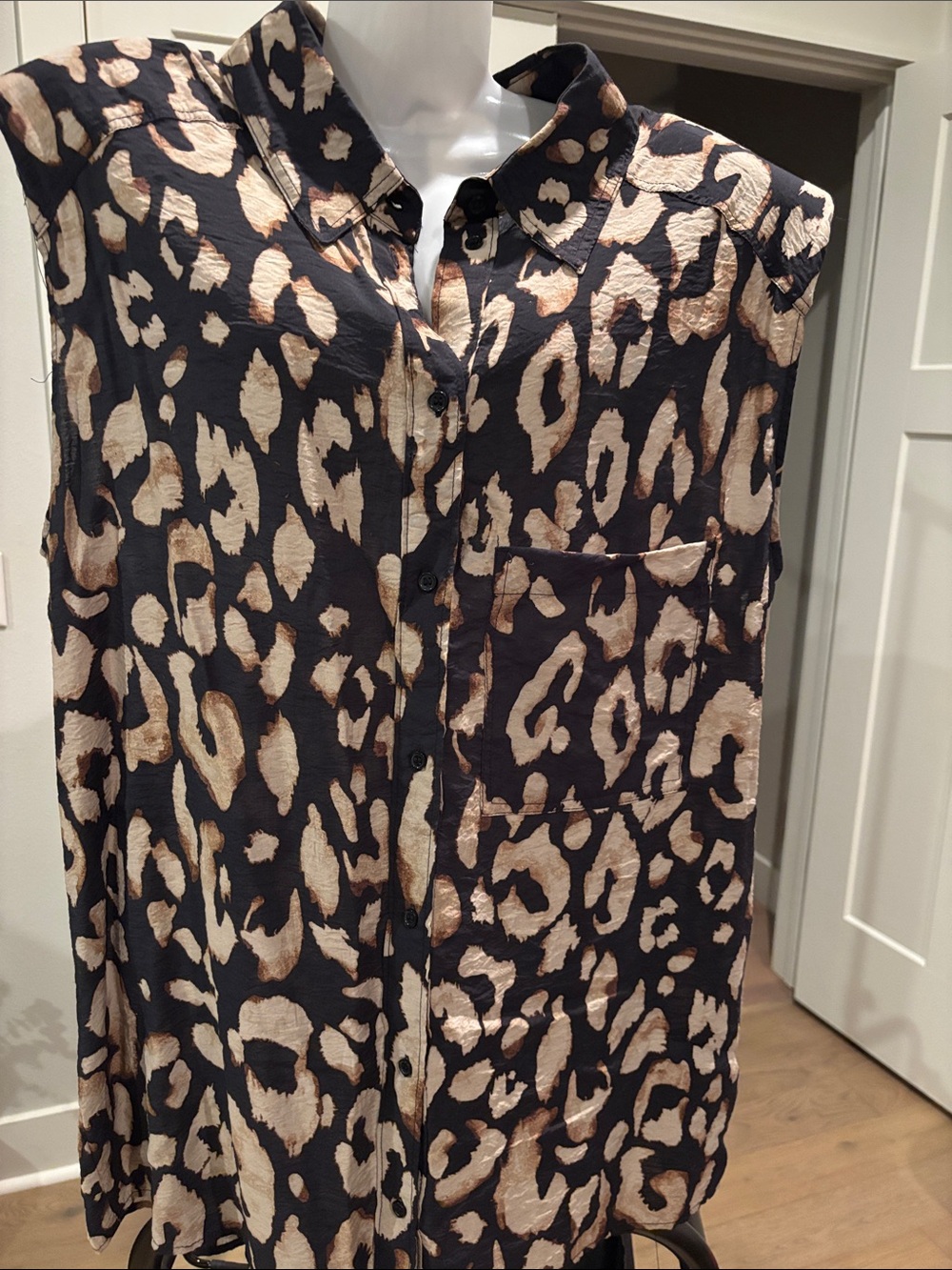 H&M Black and Cream Sleeveless Leopard-Print Blouse